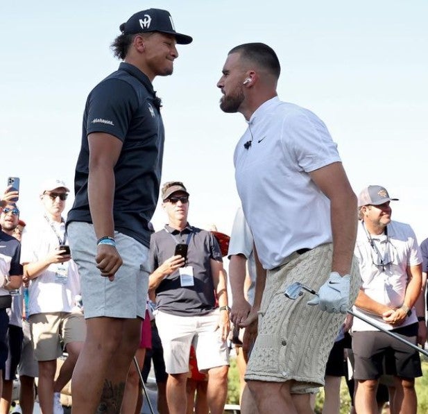 Mahomes y Kelce llevaron su magia al campo de golf