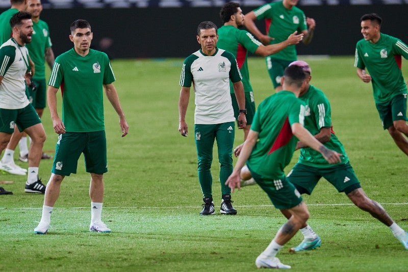 Lozano durante un entrenamiento con la Selección Mexicana 