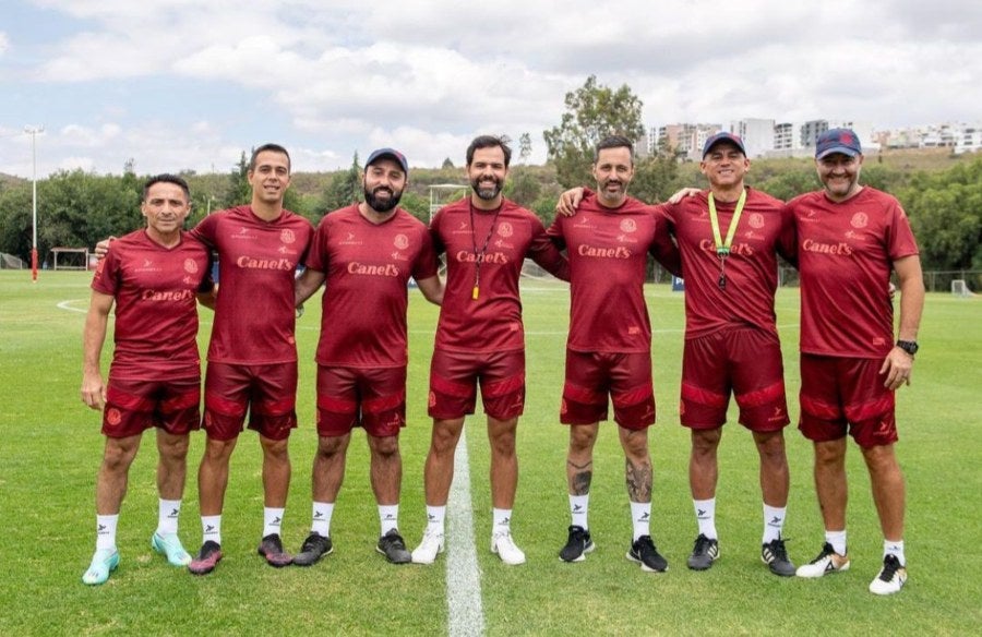 Gustavo Leal y su cuerpo técnico