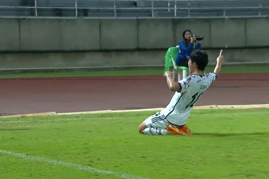 Sato festejó con mucha emoción el gol