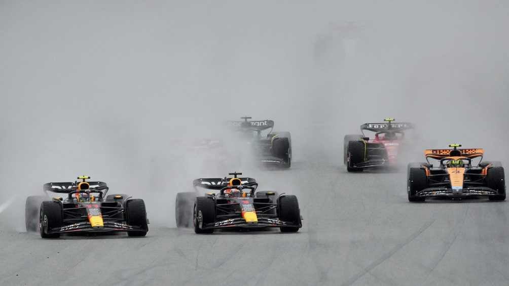 ¡Se dijeron de todo! Pérez y Verstappen se calentaron en el inicio de la Sprint en Austria