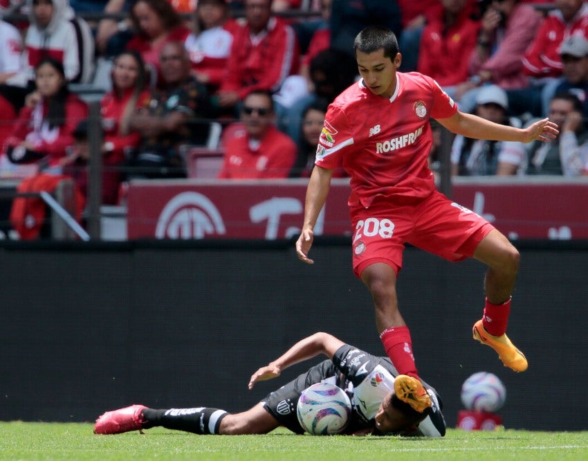 Sait Gálvez en su debut con Toluca