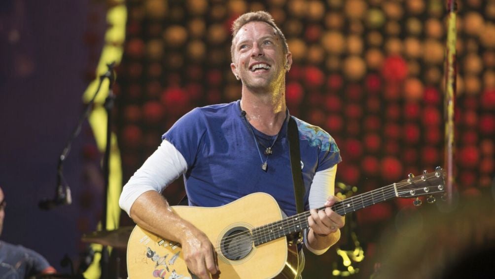 Chris Martin en un concierto de Coldplay