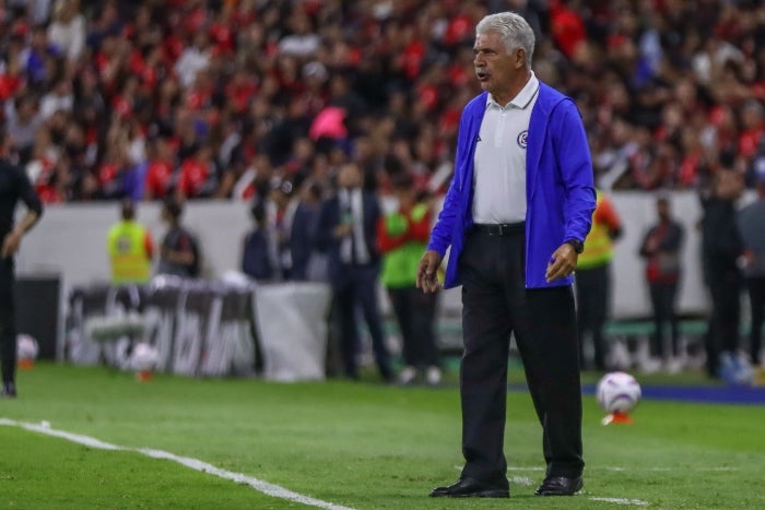 Tuca Ferretti durante el partido frente a Atlas