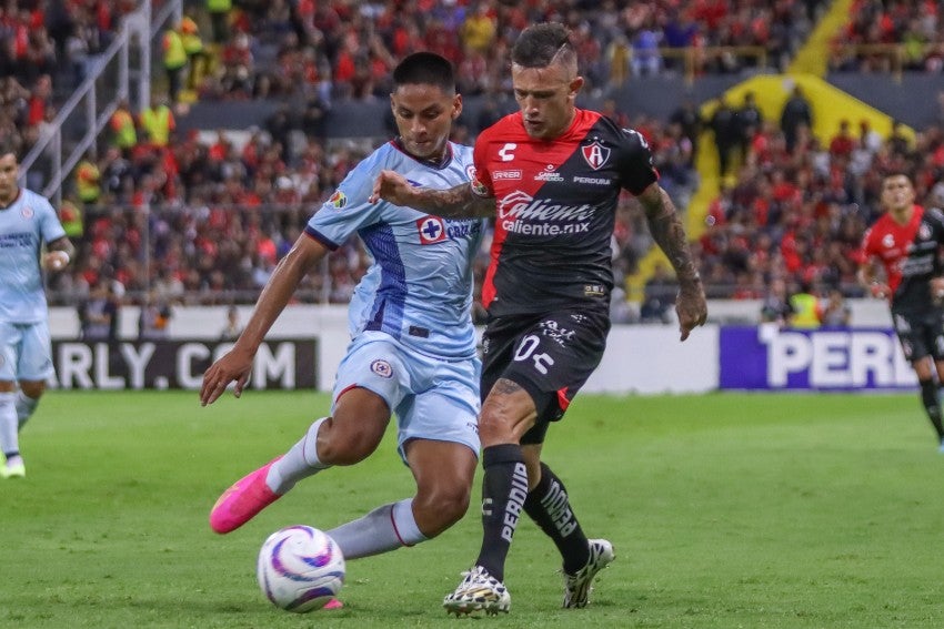 Luis Iturbide en su debut con Cruz Azul