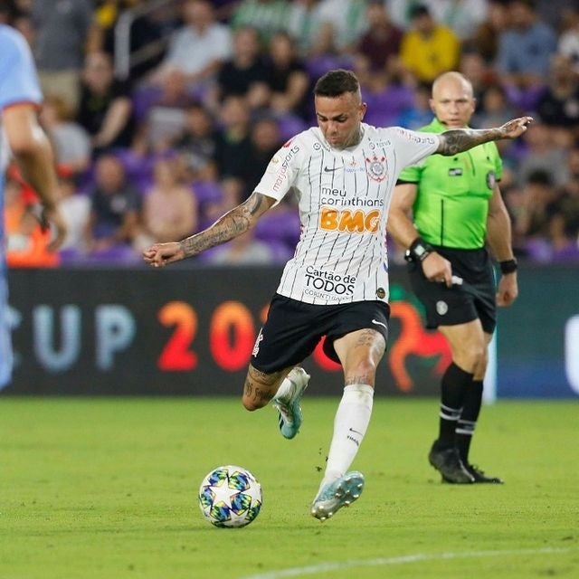 Luan jugando para el Corinthians