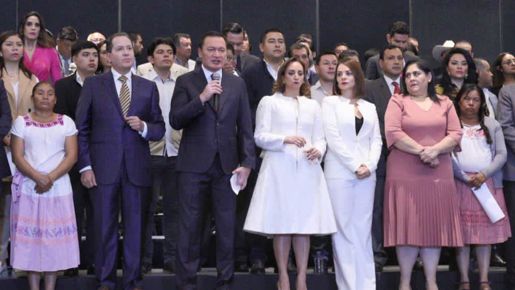 PRI: Miguel Ángel Osorio Chong, Claudia Ruiz Massieu y Eruviel Ávila renunciaron al partido