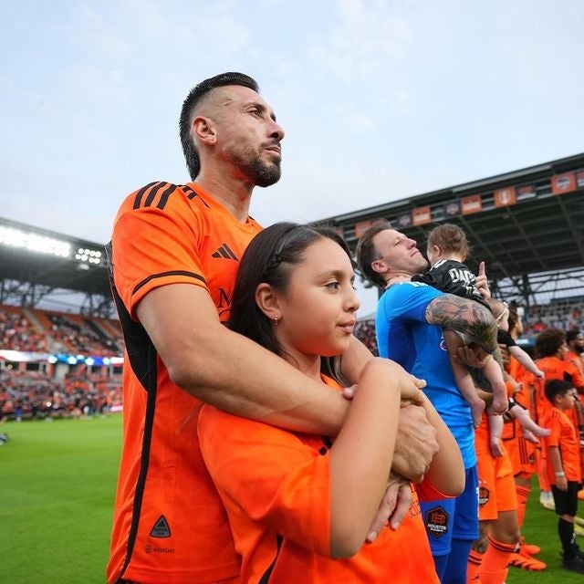 Héctor Herrera previo a un partido 