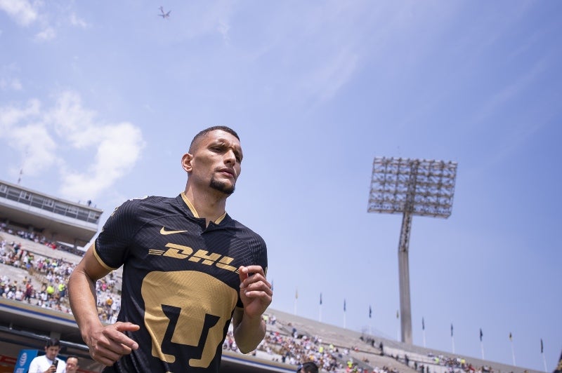 Higor jugando con los Pumas 