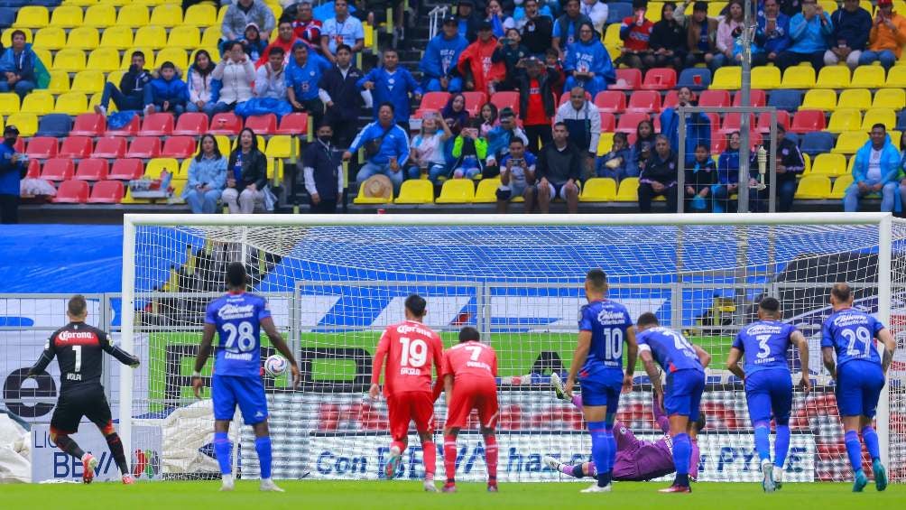 Volpi anota el penal a Cruz Azul