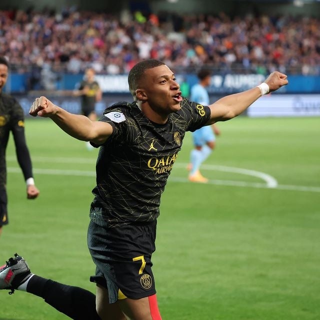 Kylian celebrando un gol con el PSG