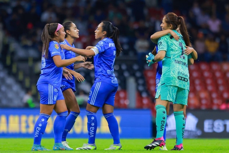 Tigres Femenil festejando un gol contra América 