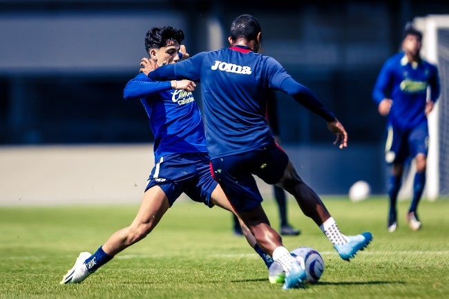 Julián Quiñones en el partido