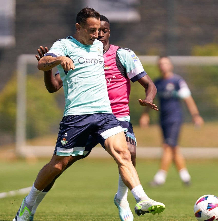 Guardado en pretemporada con el Betis