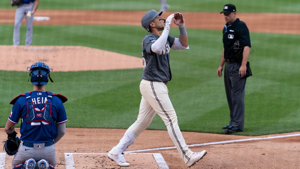 Joey Meneses conectó dos cuadrangulares, pero no evitó la derrota Nats ante Rangers