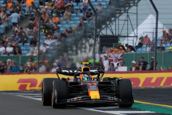 Checo Pérez durante el GP de Gran Bretaña