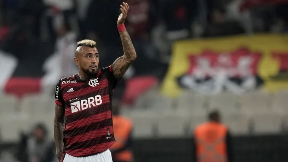 Vidal durante un partido con Flamengo