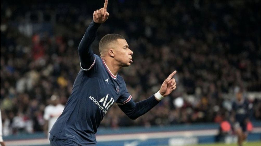 Kylian celebrando un gol con el PSG