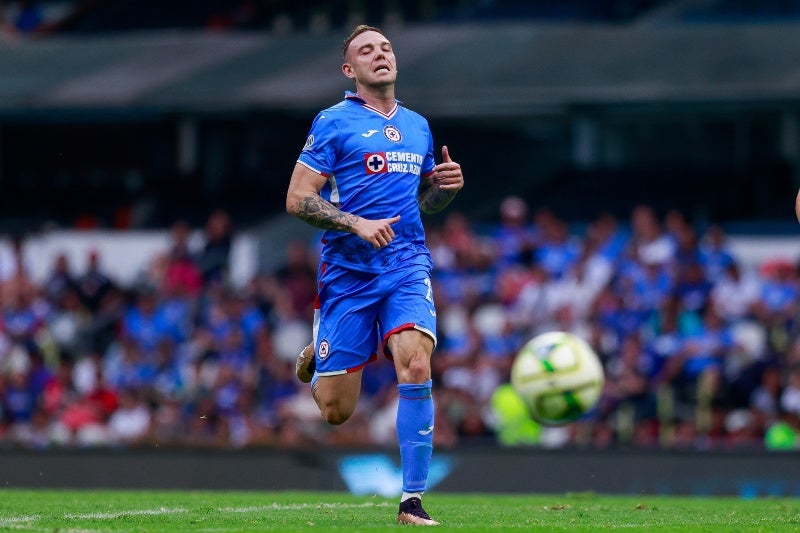 Rodolfo Rotondi vistiendo la playera del Cruz Azul 