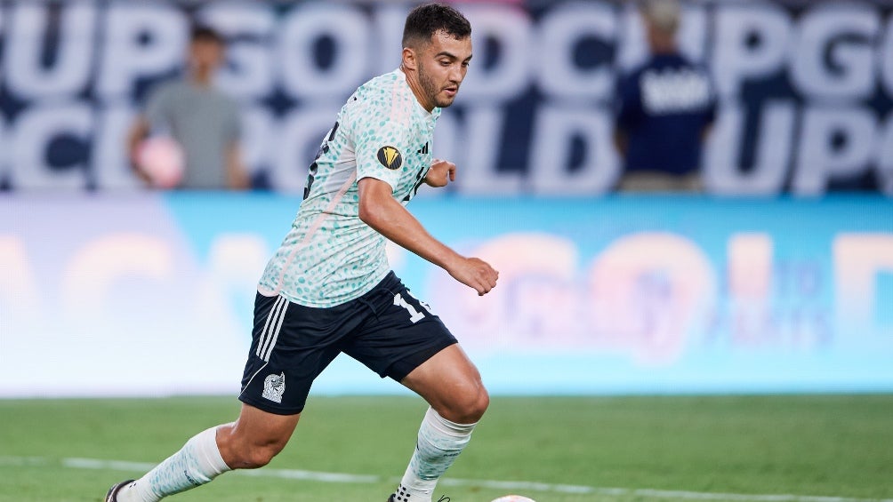 Luis Chávez con la playera de la Selección Mexicana