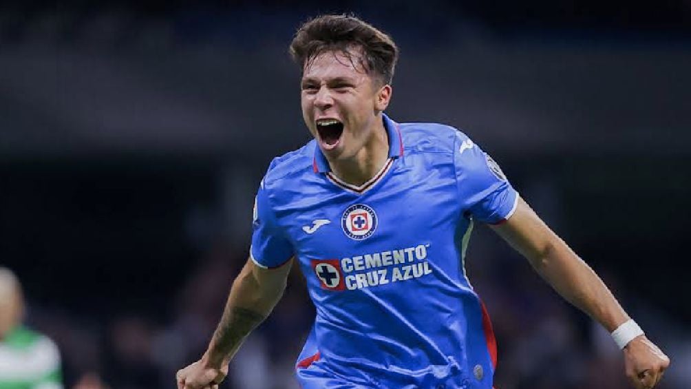 Huescas celebrando con Cruz Azul