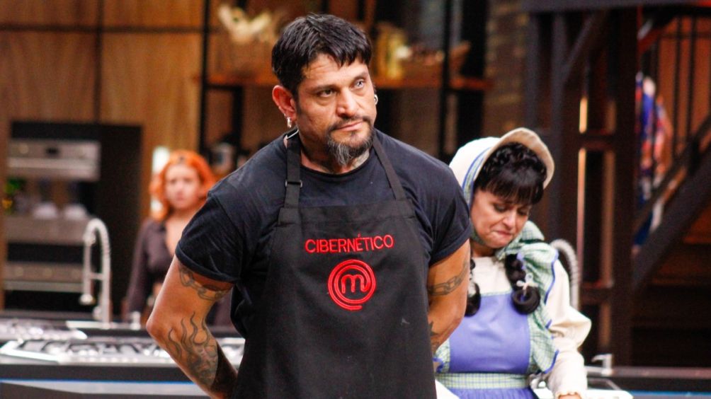 Cibernético fue el noveno eliminado de MasterChef Celebrity.