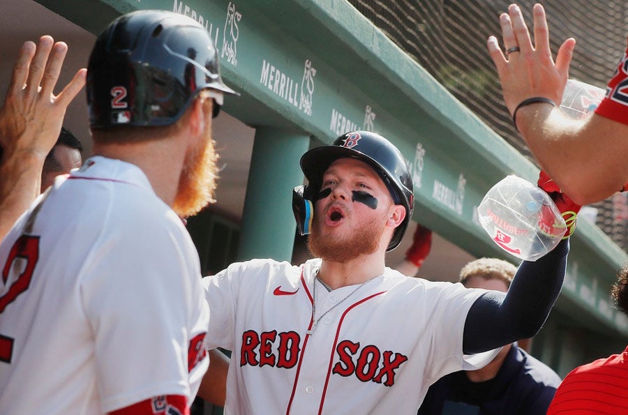 Verdugo, felicitado en el dugout