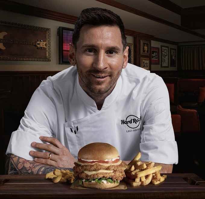 Messi presume su hamburguesa 