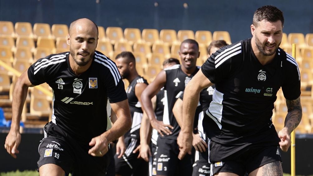 Gignac y Pizarro en el entrenamiento