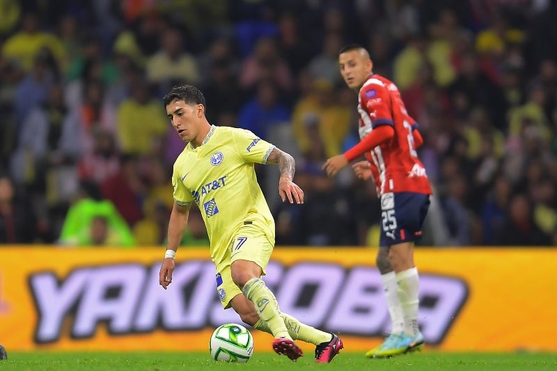 Zendejas jugando con el América 