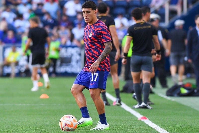 Zendejas entrenando previo a la Copa Oro