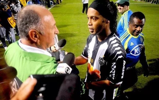 Dinho tras un partido con el Atlético Mineiro 