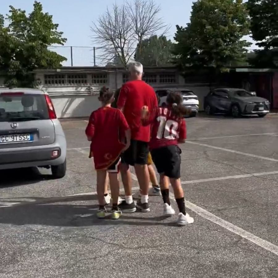 Mourinho invitó a los niños al entrenamiento de la Roma