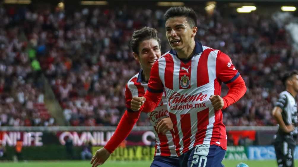 Nene marcó el primero de Chivas