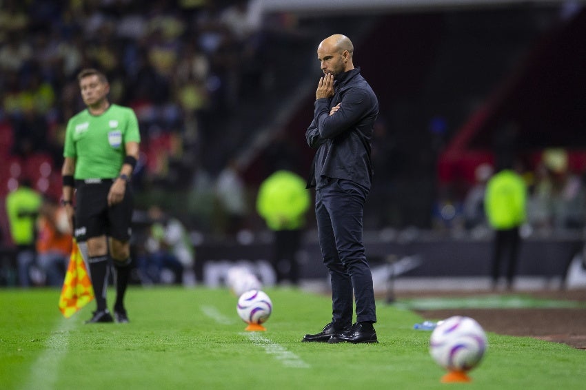 Eduardo Arce en juego ante América