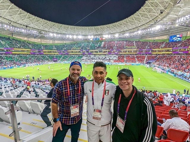 Jorge Campos junto a sus compañeros de TV Azteca 