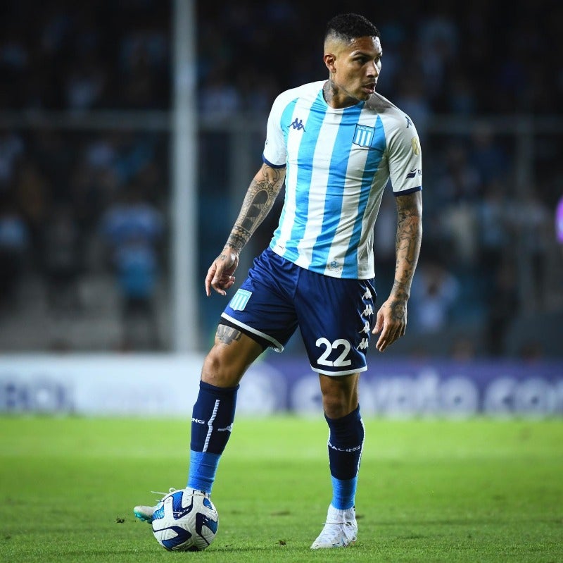 Guerrero jugando para el Racing 