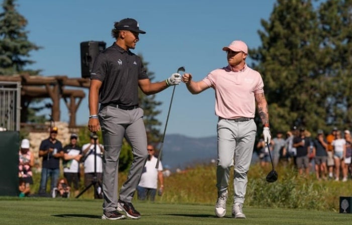 Canelo y Pat Mahomes en el American Century Celebrity Golg Championship Tournament