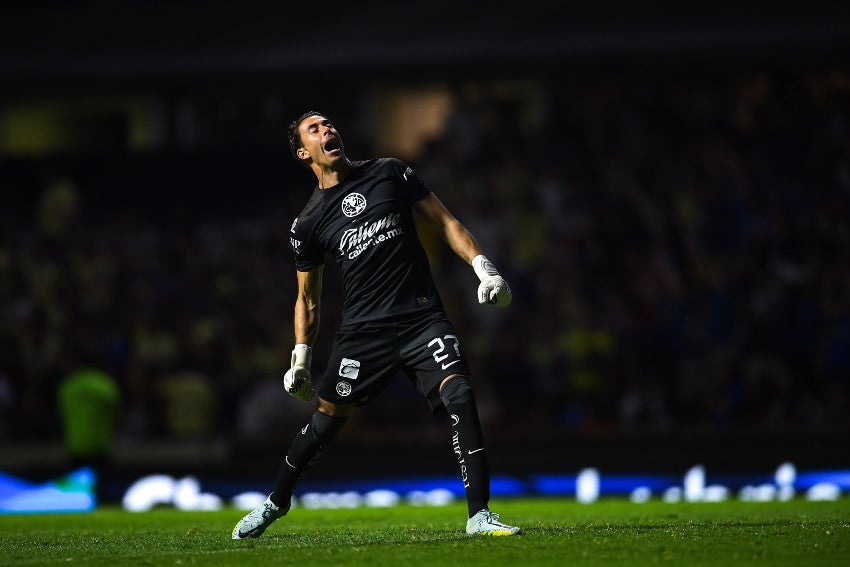 Óscar Jiménez en un partido de América