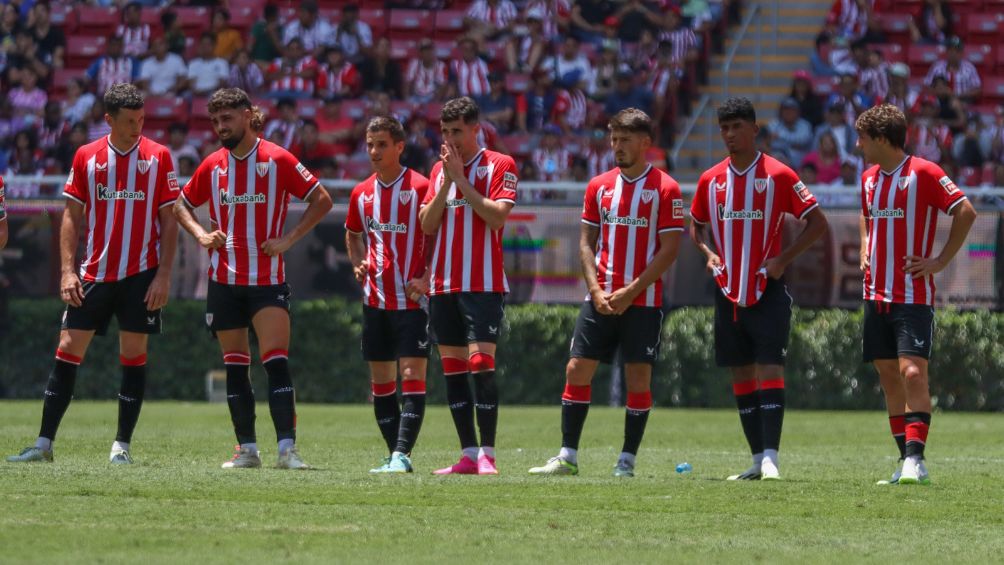 Los jugadores del Bilbao tras uno de los goles del Rebaño