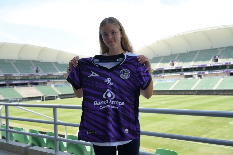 Hauksdóttir con la playera del Mazatlán 