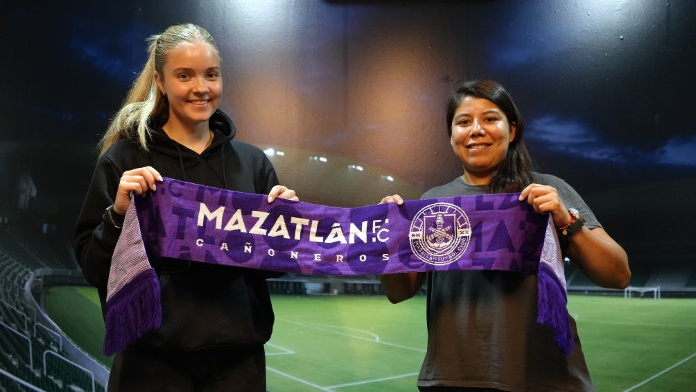 Andrea Hauksdóttir como jugadora del Mazatlán Femenil 