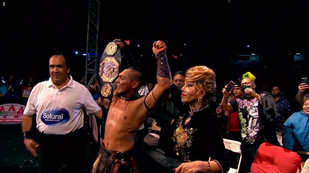 Triplemanía XXXI:  Hijo del Vikingo vence a Kenny Omega y retiene el Megacampeonato de AAA