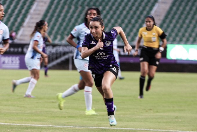 Mazatlán Femenil enfrentando al Cruz Azul 