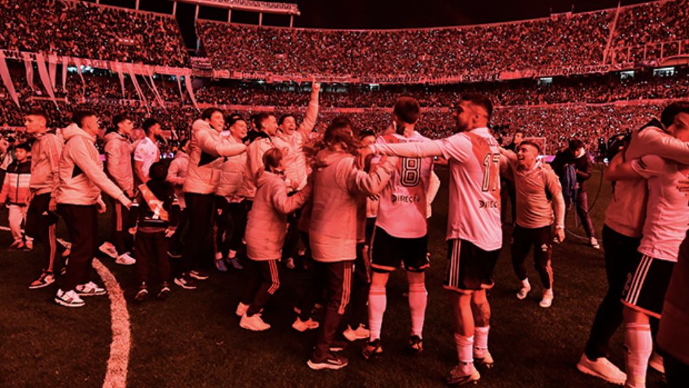 Los jugadores millonarios celebran el campeonato de Liga