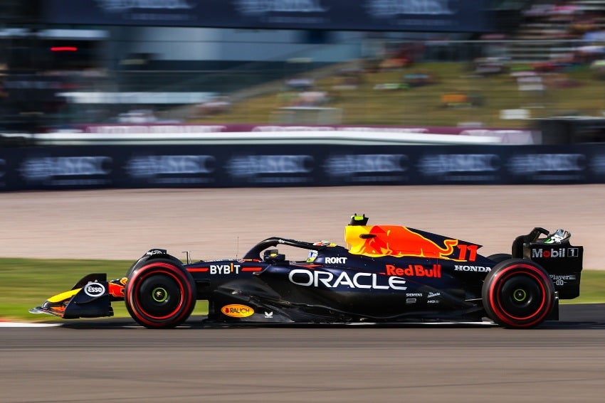 Checo Pérez en un GP de la F1