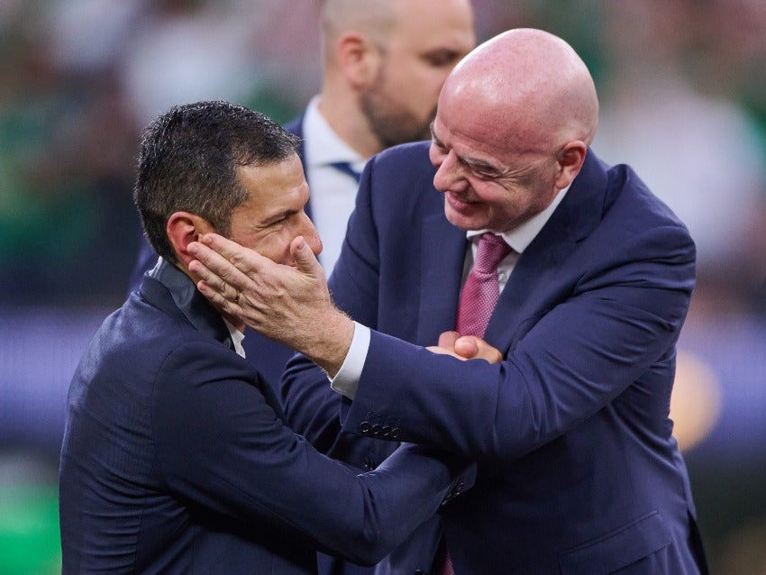 Infantino y Lozano en la premiación de la Copa Oro