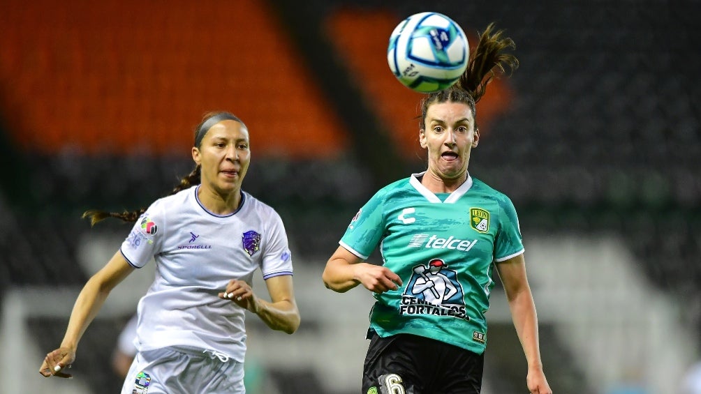 Sophia Braun jugando para el León de la Liga MX Femenil 