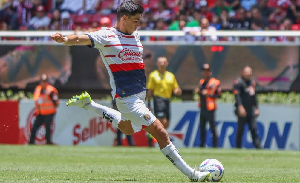 Érick Gutiérrez ya debutó con Chivas