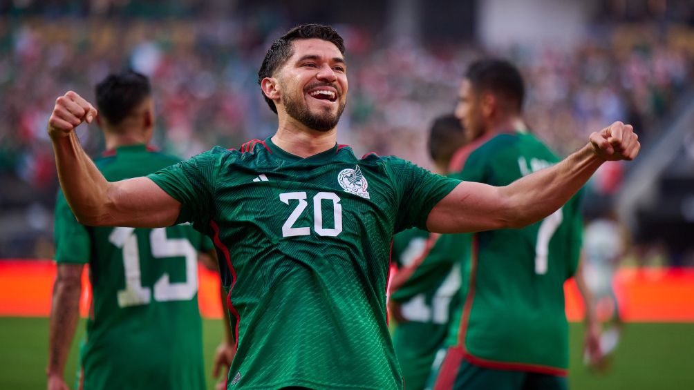 Henry celebrando con la selección mexicana